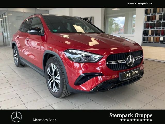 Mercedes-Benz GLA 220 GLA 220 4M Edition*Pano*AHK*Night*Multib*360*Dis 2025 Benzine