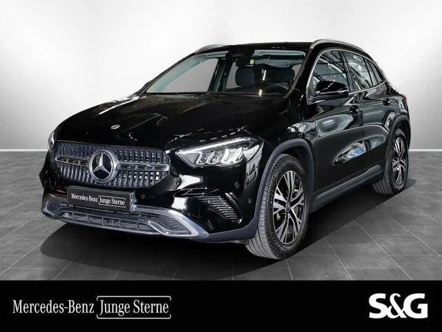 Mercedes-Benz GLA 180 AHK+KAMERA+SPURHALTE+CARPLAY+LED+18 ZOLL 2025 Benzine