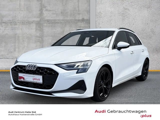 Audi A3 Sportback 30 TFSI S line AHK NAVI PDC LM18 2025 Benzine