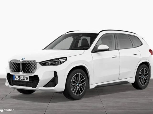 BMW iX1 xDrive30 M Sport Head-Up 360Kamera AHK eSitze Mass 2025 Elektrisch
