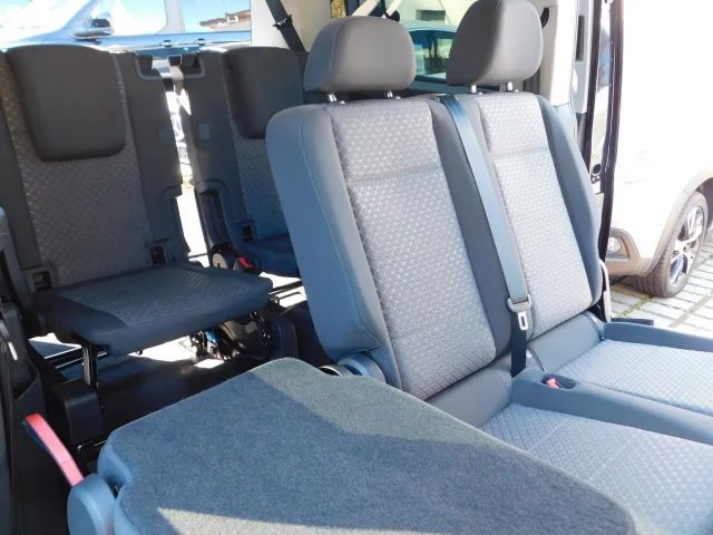 Ford Grand Tourneo