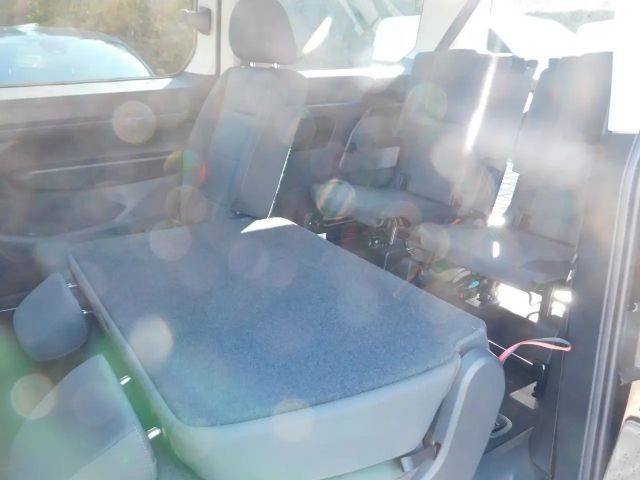 Ford Grand Tourneo