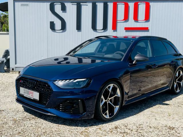 Audi RS4 COMPETITION PLUS GARANTI/ACC/HuD/PANO/BTM-AGA/KERAMIK/Carbon 2023 Benzine