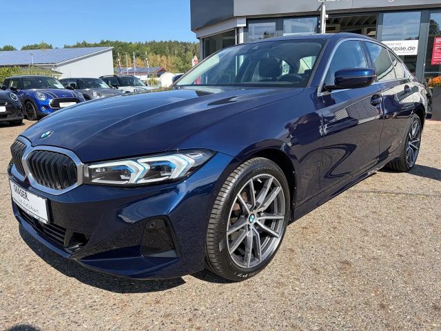 BMW 318 i LIMOUSINE AHK HEAD-UP LED NAVI RFK 2023 Benzine