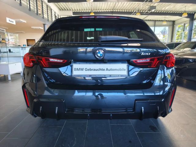 BMW 120