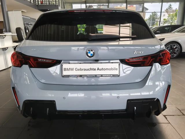 BMW 120