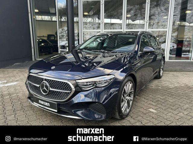 Mercedes-Benz E 300 E 300 e T AVANTGARDE Pano+AHK+360°+DIGITAL+HuD BC 2025 Hybride / Benzine