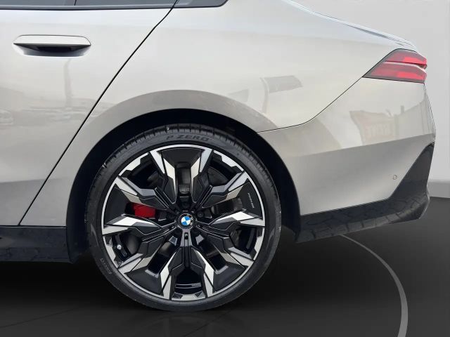BMW 550