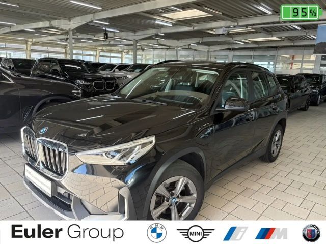 BMW X1 xDrive 25e A 17'' Navi LED Parkass. M Dachrel. DAB 2023 Hybride / Benzine
