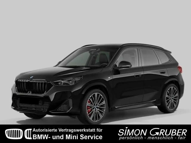 BMW X1 xDrive23i M Sport Pro Pano HUD H&K Leder AHK 2025 Benzine