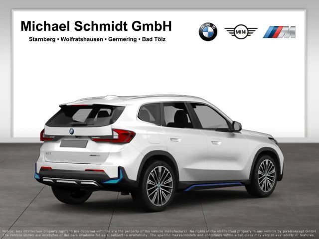 BMW iX1