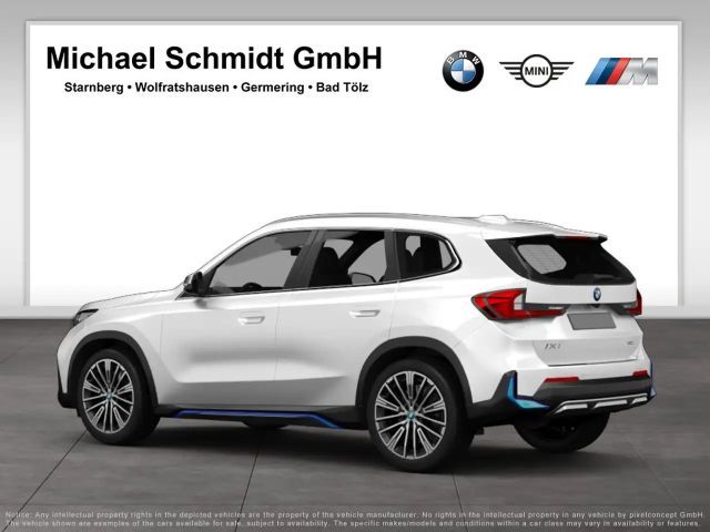 BMW iX1