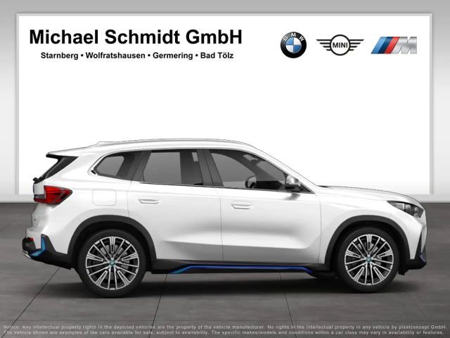 BMW iX1