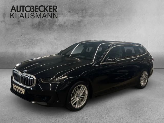 BMW 530 e Touring 19''LC PROF ALARM SITZLÜFT ACC 360°PARKE 2025 Hybride / Benzine