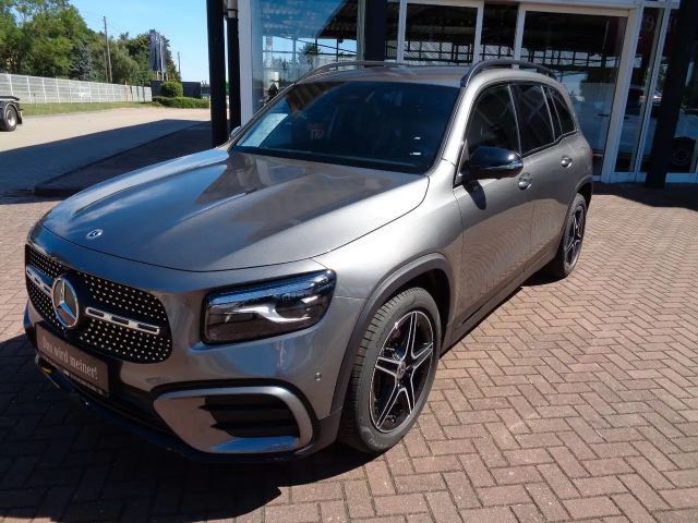 Mercedes-Benz GLB 180 AMG,AHK,360°,SOUND,LED,NP:59.970,- 2025 Benzine