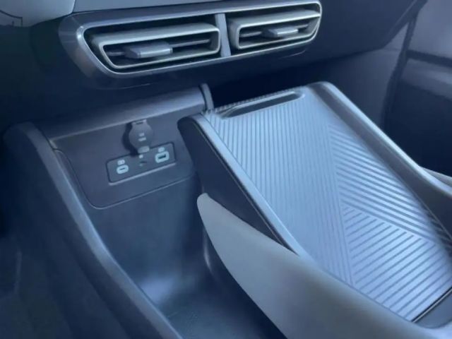 BYD Dolphin Surf