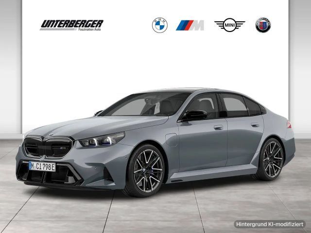 BMW M5 Limousine ACC 360° B&W HUD Iconic Pano ALED 2026 Hybride / Benzine