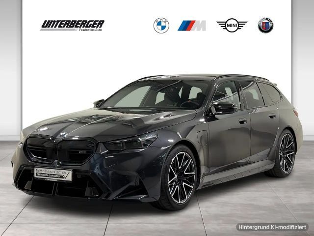 BMW M5 Touring AHK ACC 360° B&W HUD Iconic ALED 2026 Hybride / Benzine