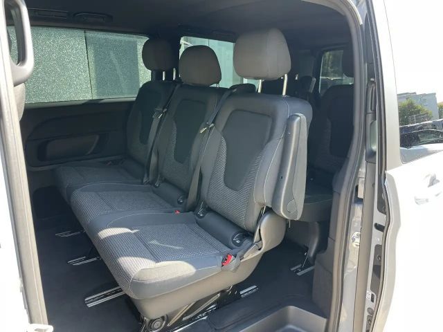 Mercedes-Benz V 220