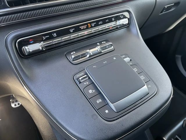 Mercedes-Benz V 220