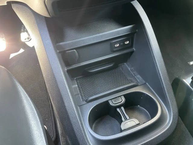 Mercedes-Benz V 220