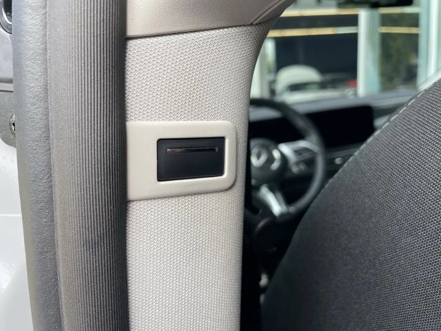 Mercedes-Benz V 220