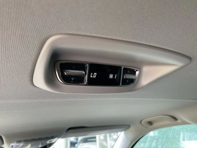 Mercedes-Benz V 220