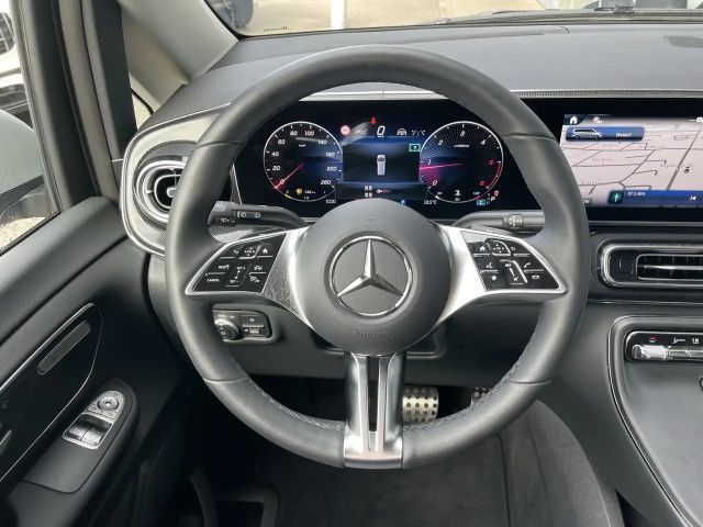 Mercedes-Benz V 220