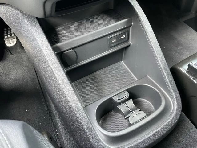 Mercedes-Benz V 220