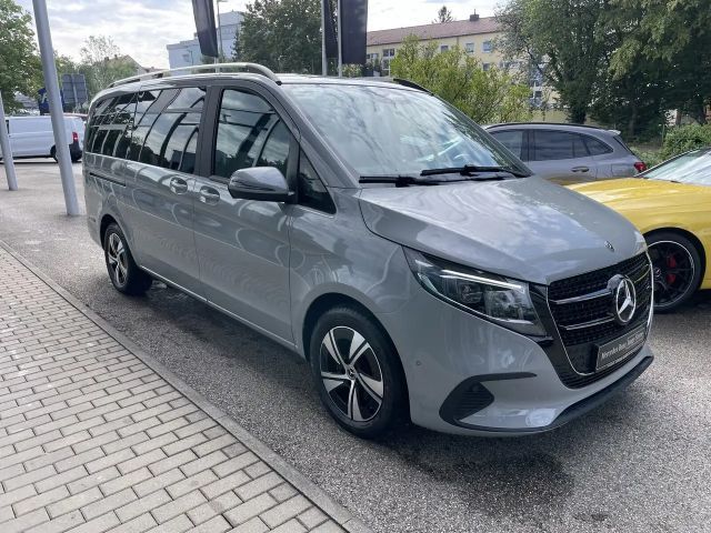 Mercedes-Benz V 220