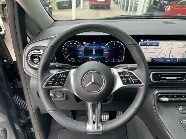 Mercedes-Benz V 220
