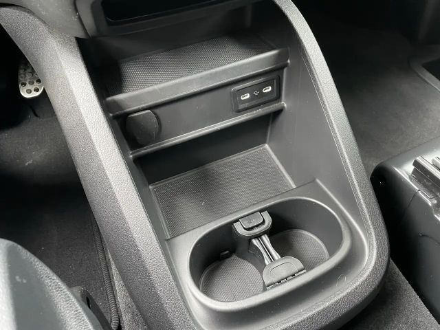Mercedes-Benz V 220
