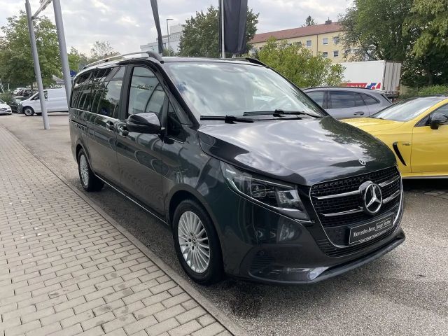 Mercedes-Benz V 220
