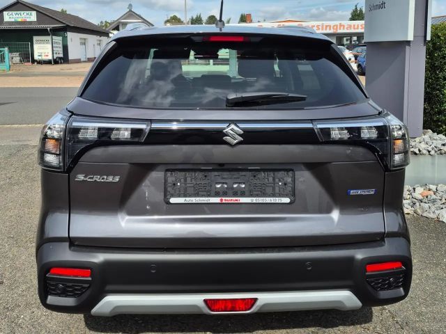 Suzuki S-Cross