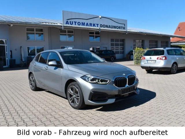 BMW 118 i Aut. Sport Line Navi Sitzhzg Lenkradhzg 2023 Benzine