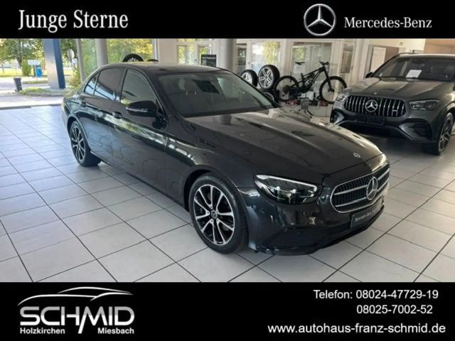 Mercedes-Benz E 220 d Avantgarde Night Pano AHK MBUX Kamera 2022 Diesel
