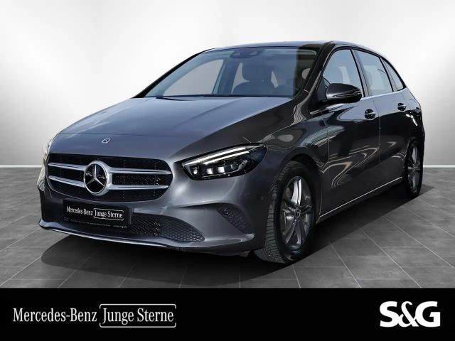 Mercedes-Benz B 250 4M Style AHK+360°+M-LED+PANO+MEMORY+DISTRO 2021 Benzine