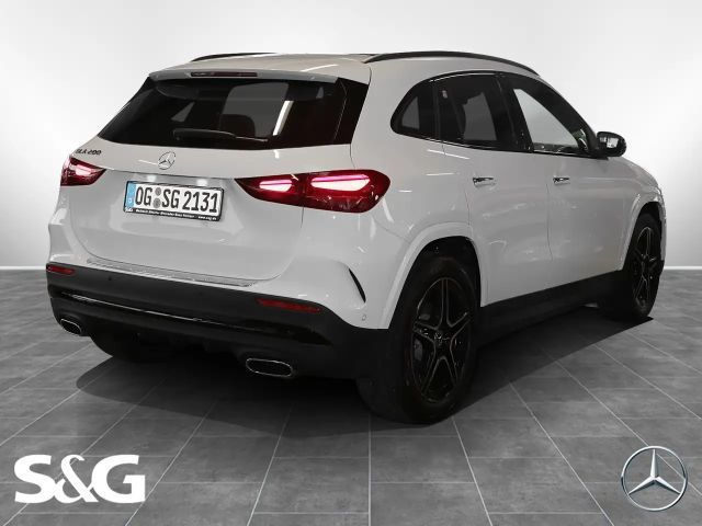 Mercedes-Benz GLA 200
