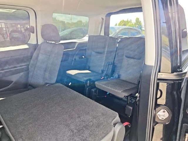 Ford Grand Tourneo