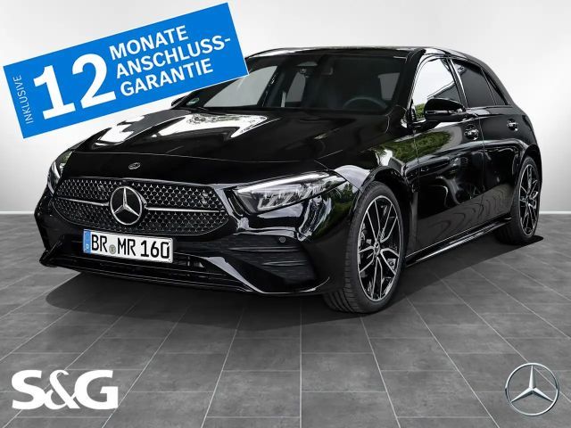Mercedes-Benz A 200 AMG MBUX+RüKam+LED+Pano+Standhzg+Night+19" 2026 Benzine