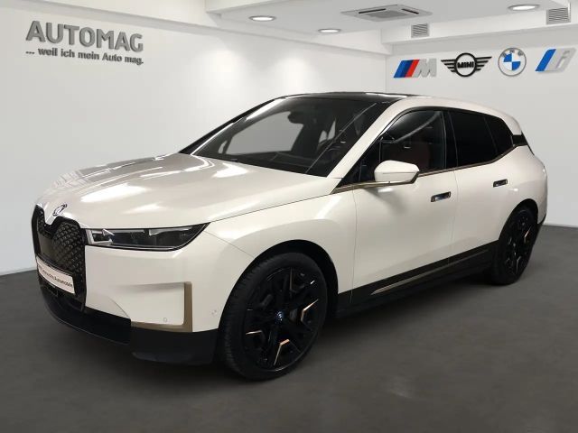 BMW iX xDrive40 AHK*Laser*DrivingAssistProf*SkyLounge*Sui 2023 Elektrisch