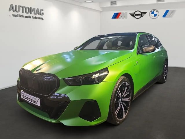BMW 550 e xDrive Individual*M-Sport-Pro*Bowers&Wilkins*AHK 2025 Hybride / Benzine
