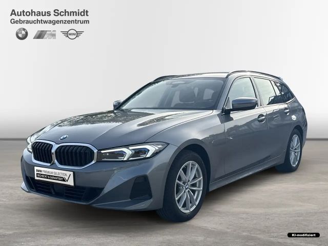 BMW 318 i Touring 227€ netto/mtl.*17"*LC Prof.*HUD*AHK*Ada 2025 Benzine