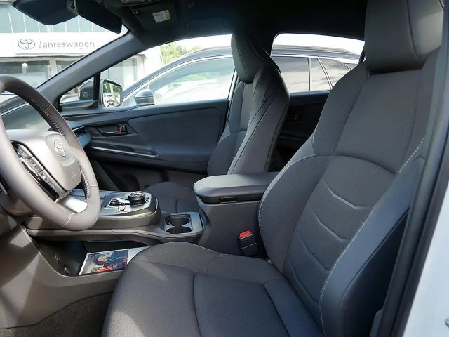 Toyota C-HR+