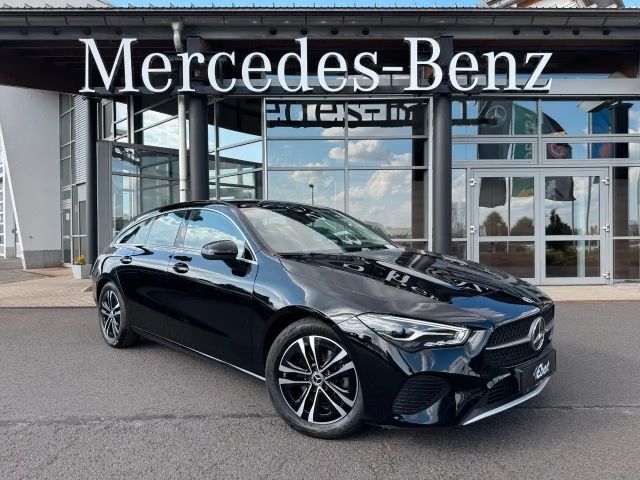 Mercedes-Benz CLA 180 Kamera+LED+CarPlay+Spur+DAB 2023 Benzine
