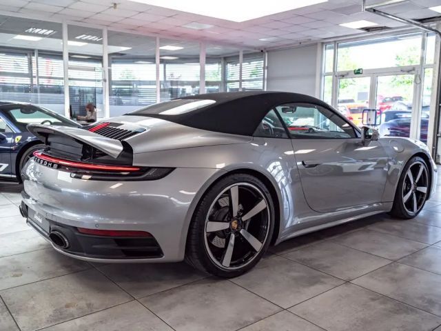 Porsche 992