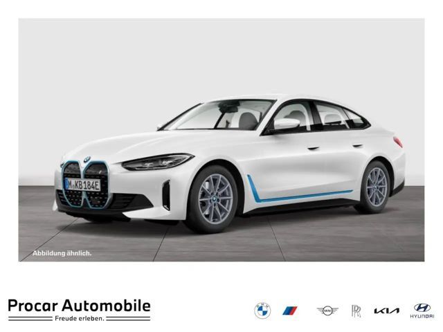 BMW i4 eDrive40 Gran Coupé HuD RFK NAVI LED SHZ DA PA PDC 2024 Elektrisch