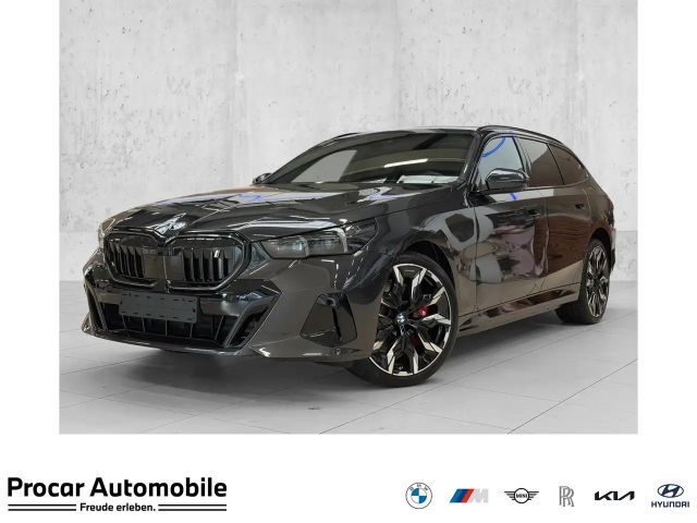 BMW i5 eDrive40 M Sport+HUD+PANO+AHK+NAVI+SHZ+uvm. 2026 Elektrisch