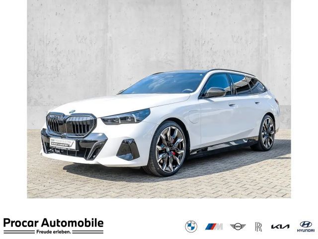 BMW 550 e xDrive Touring M Sport Pro HuD+AHK+Pano+Bowers&W 2025 Hybride / Benzine