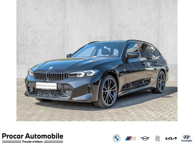 BMW 330 e Touring M Sport AHK+Pano+Hifi+LED+DAB+RFK+Alarm+ 2023 Hybride / Benzine